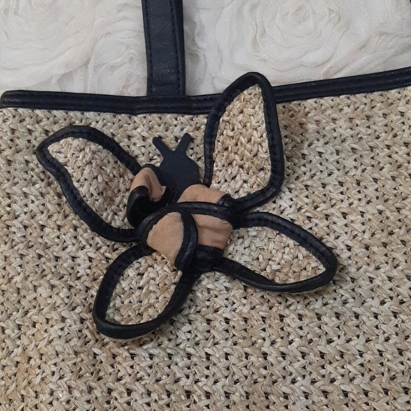 Gifted to Customer. Cute Crochet Bag by Bueno Butterfly appliqué, Beige/Black. - Picture 2 of 8